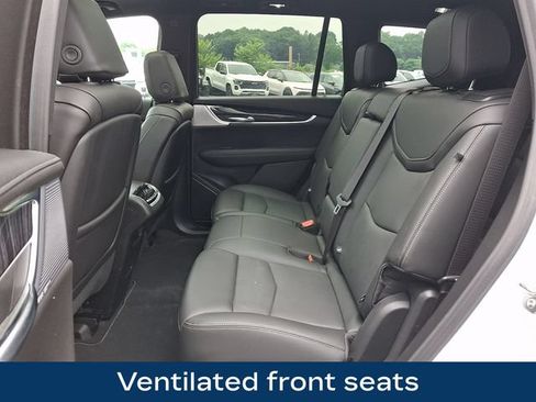 Used 2025 Cadillac XT6 Premium Luxury w/ LPO, Floor Liner Package AWD/4WD image 18