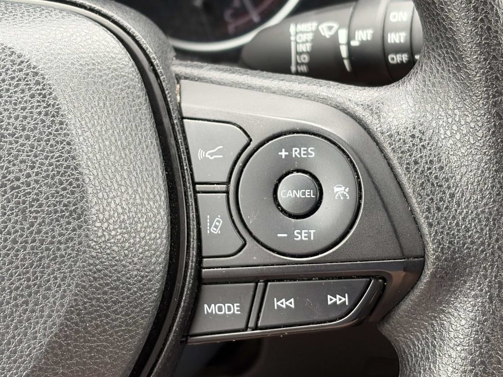 Used 2023 Toyota RAV4 XLE AWD/4WD image 24
