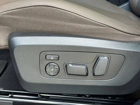Used 2025 BMW X3 xDrive30i w/ Premium Package AWD/4WD image 12