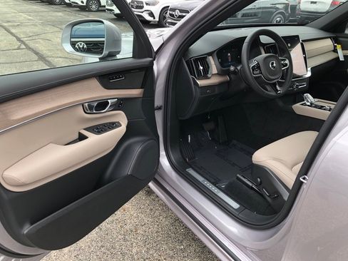 New 2026 Volvo XC90 B5 Plus image 10