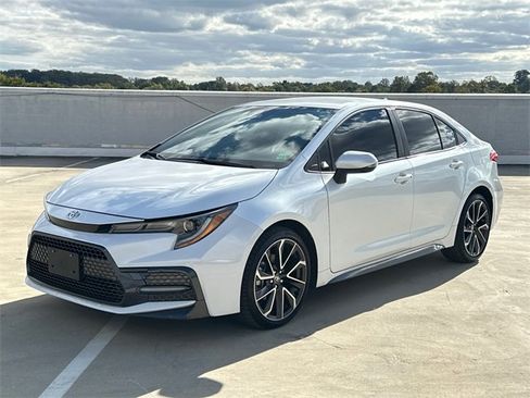 Certified 2022 Toyota Corolla SE image 2