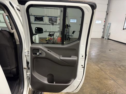 Used 2019 Nissan Frontier PRO-4X image 33