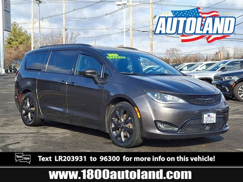 Used 2020 Chrysler Pacifica Touring-L w/ Advanced Safetytec Group image 1