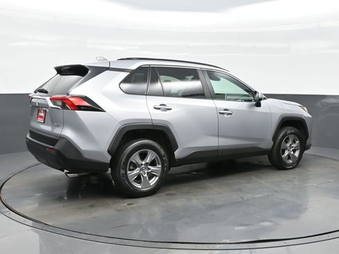 Used 2024 Toyota RAV4 XLE FWD image 6