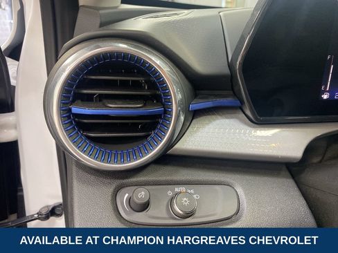 Used 2024 Chevrolet Trax LT w/ Driver Confidence Package FWD image 23