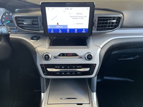 Used 2023 Ford Explorer XLT w/ Equipment Group 202A image 27