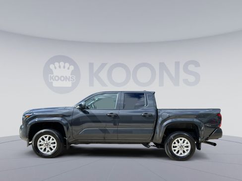 Used 2024 Toyota Tacoma SR w/ SR Upgrade Package AWD/4WD image 13