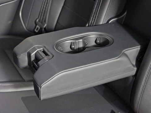 Used 2025 Porsche Macan Electric image 35