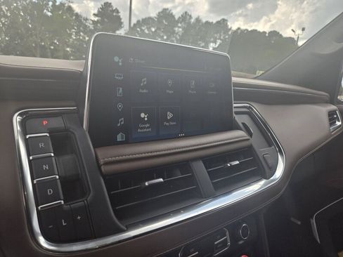 Used 2022 Chevrolet Tahoe High Country RWD image 17