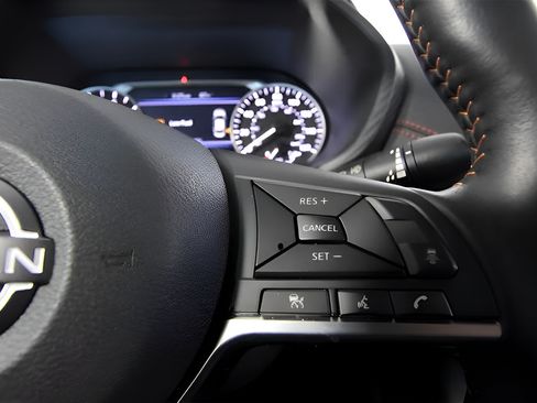 Used 2024 Nissan Sentra SR w/ SR Premium Package FWD image 10