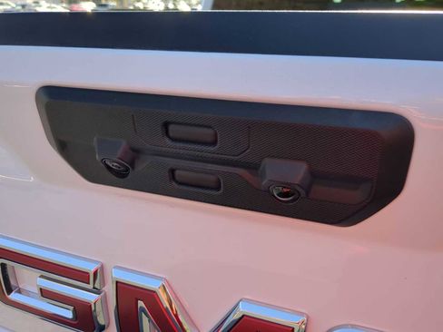 Used 2025 GMC Sierra 1500 SLT w/ SLT Premium Plus Package image 25