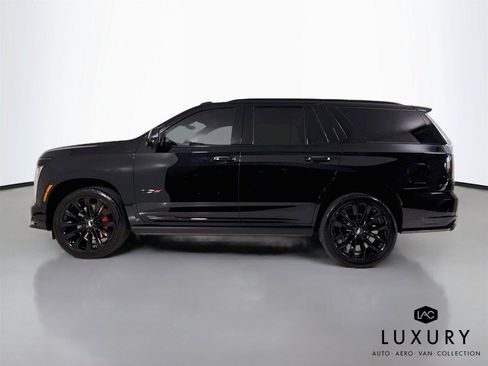 Used 2025 Cadillac Escalade V w/ LPO, ONYX Package AWD/4WD image 9