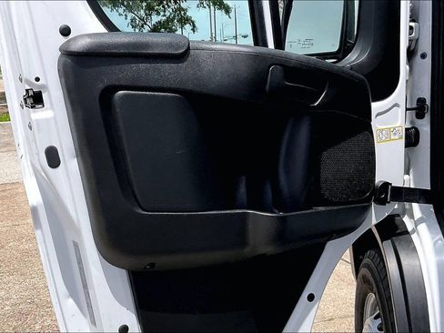 Used 2025 RAM ProMaster 2500 w/ Convenience Group FWD image 15