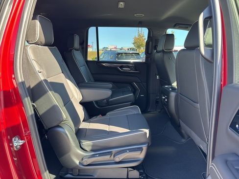 New 2026 GMC Yukon XL Elevation w/ LPO, Elevation Black Package image 26