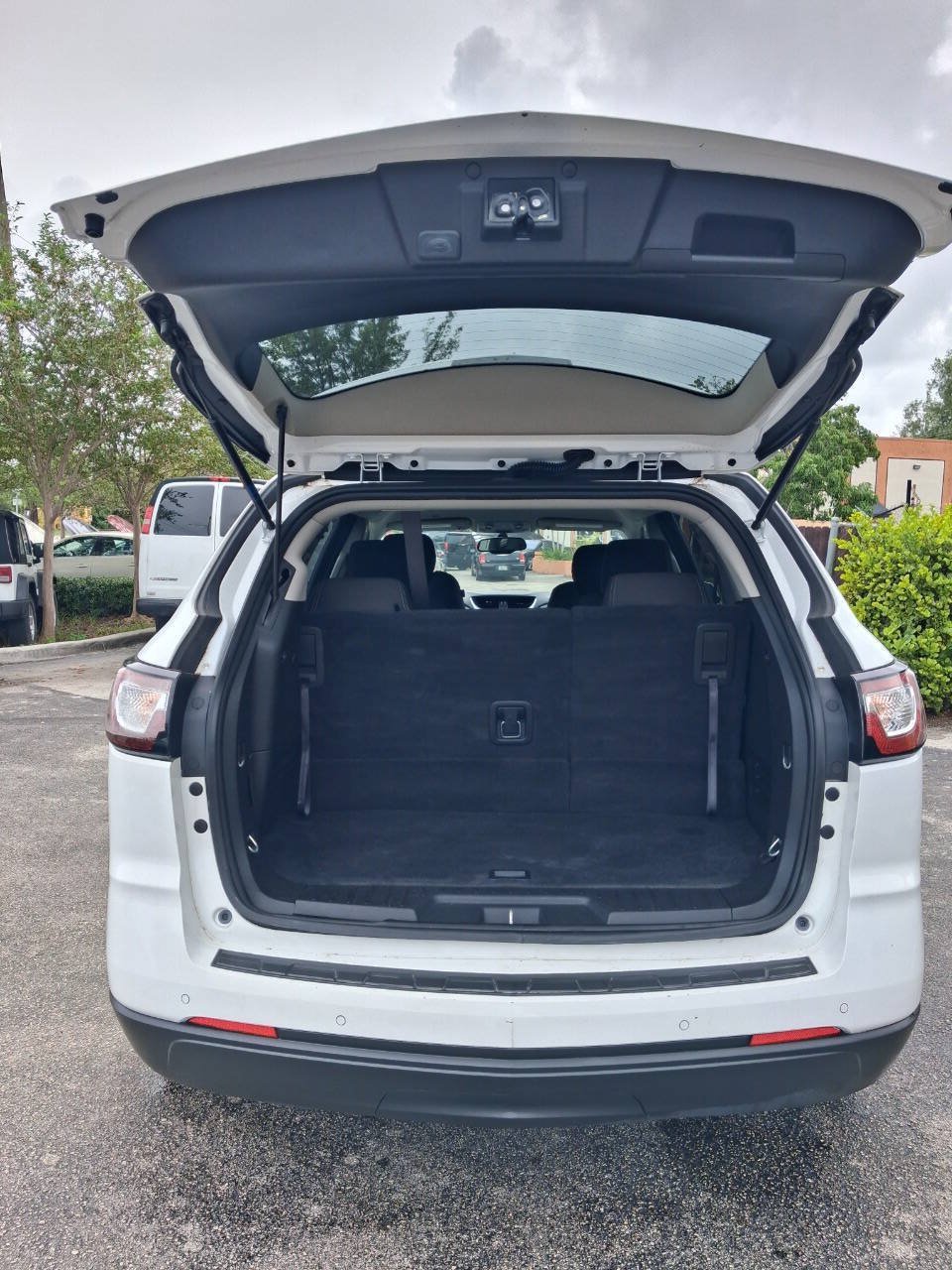 Used 2017 Chevrolet Traverse LT FWD image 20