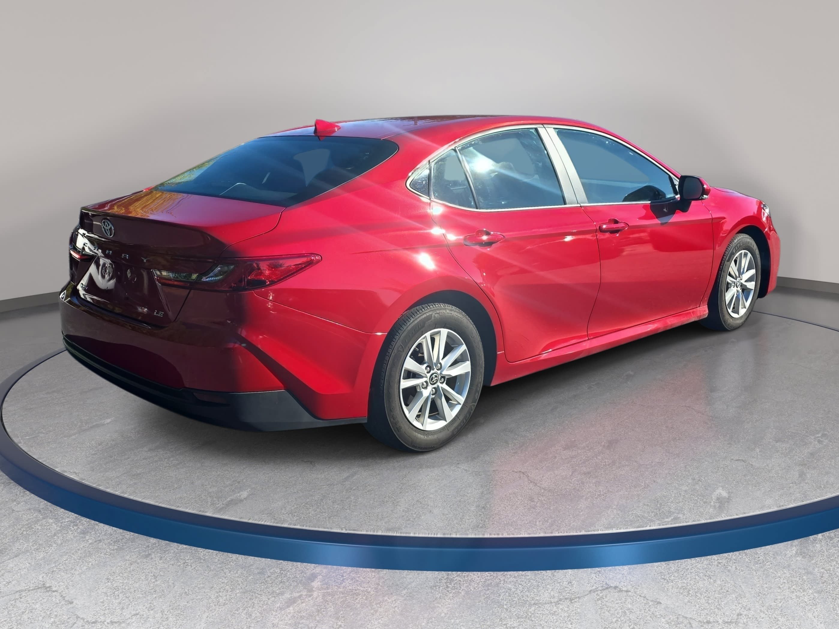 Used 2025 Toyota Camry LE w/ Convenience Package FWD image 5