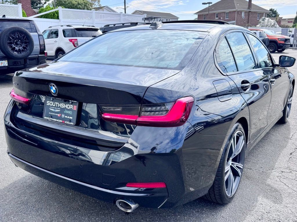 Used 2023 BMW 330i xDrive Sedan w/ Premium Package AWD/4WD image 9