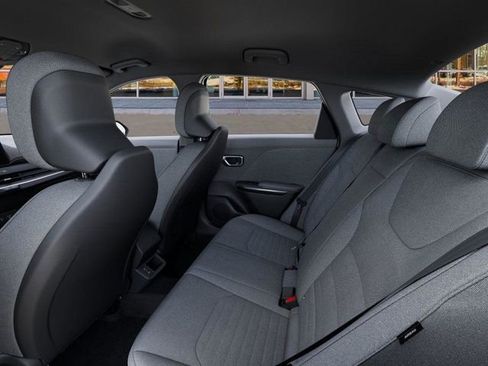 New 2025 Kia K4 EX image 18