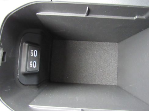 Used 2025 Toyota RAV4 XLE w/ Convenience Package image 26