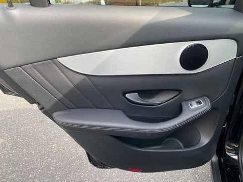 Used 2019 Mercedes-Benz GLC 300 4MATIC image 24