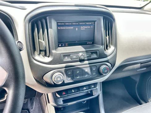 Used 2020 Chevrolet Colorado W/T w/ WT Convenience Package AWD/4WD image 18