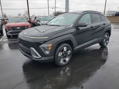 Used 2025 Hyundai Kona SEL image 3