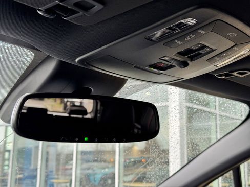 Used 2025 Toyota Sienna XSE w/ XSE Premium Package image 59