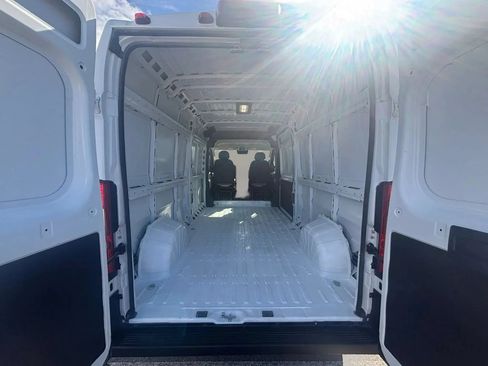 Used 2026 RAM ProMaster 2500 w/ Convenience Group FWD image 25