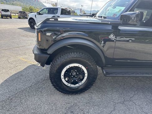 New 2025 Ford Bronco Outer Banks w/ Sasquatch Package AWD/4WD image 9