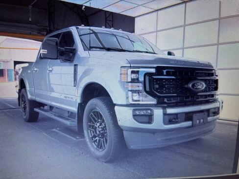 Used 2022 Ford F250 Lariat w/ Black Appearance Package AWD/4WD image 3