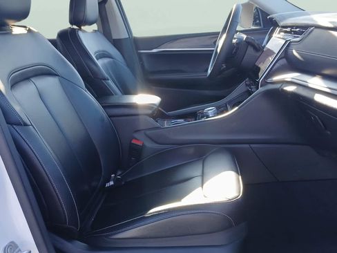 Used 2023 Jeep Grand Cherokee Limited image 37