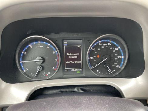 Used 2018 Toyota RAV4 XLE image 17