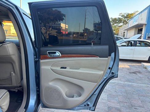 Used 2012 Jeep Grand Cherokee Overland RWD image 24