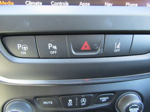 Used 2023 Jeep Cherokee Altitude Lux AWD/4WD image 28