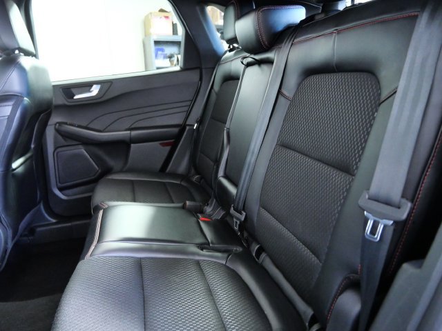 Certified 2025 Ford Escape ST-Line AWD/4WD image 13