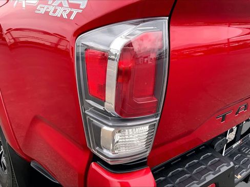 Used 2023 Toyota Tacoma TRD Sport w/ Technology Package AWD/4WD image 29
