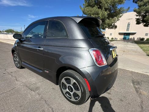 Used 2018 FIAT 500 e image 2