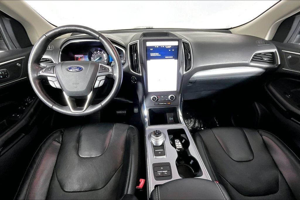 Used 2021 Ford Edge Titanium w/ Equipment Group 301A FWD image 15
