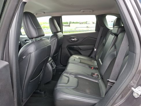 Used 2020 Jeep Cherokee Latitude Plus FWD image 10