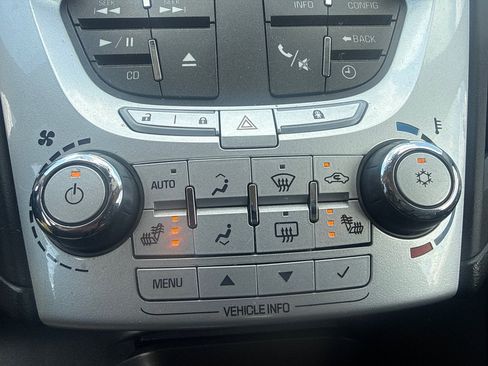 Used 2010 Chevrolet Equinox LT w/ Chrome Appearance Package AWD/4WD image 19