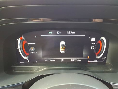 Used 2023 Nissan Pathfinder Platinum AWD/4WD image 14