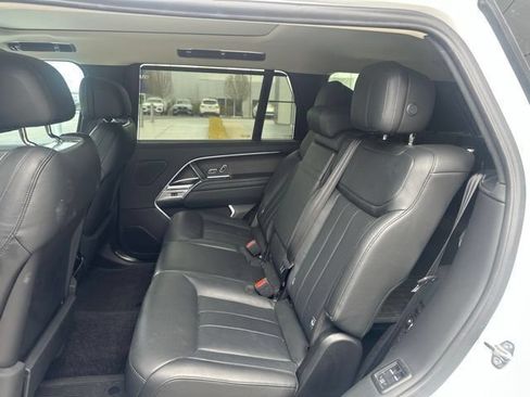 Used 2025 Land Rover Range Rover Long Wheelbase SE AWD/4WD image 10
