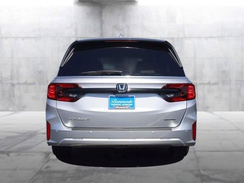 New 2026 Honda Odyssey Touring image 6
