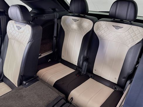 Used 2018 Bentley Bentayga Activity image 8