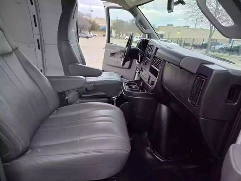 Used 2019 Chevrolet Express 2500 Extended w/ Driver Convenience Package RWD image 21
