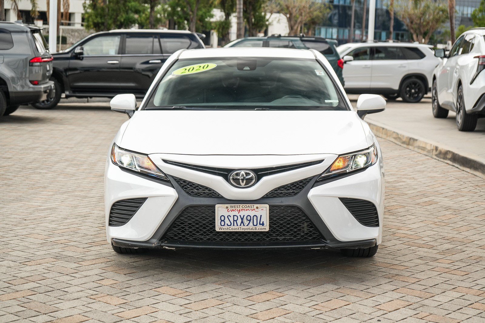 Certified 2020 Toyota Camry SE FWD image 2