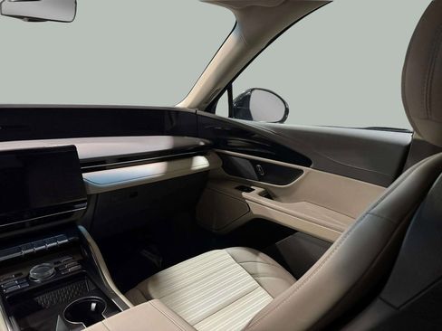 Certified 2024 Lincoln Nautilus Reserve image 23