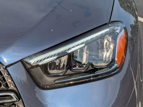 Used 2025 Mercedes-Benz GLE 450e 4MATIC image 6