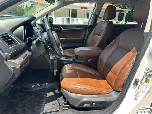 Used 2019 Subaru Outback 2.5i Touring w/ Popular Package #3A AWD/4WD image 17