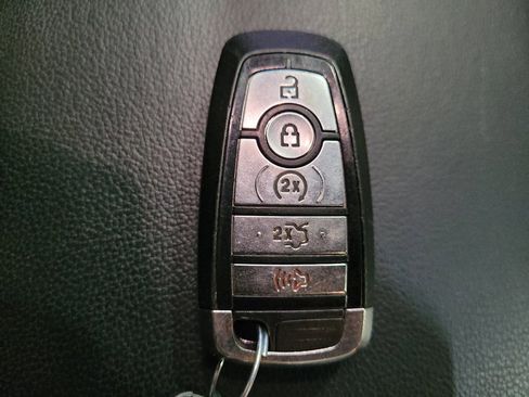 Used 2018 Ford Explorer Limited w/ Equipment Group 301A AWD/4WD image 32